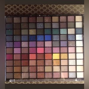 100 Colors Eyeshadow Palette